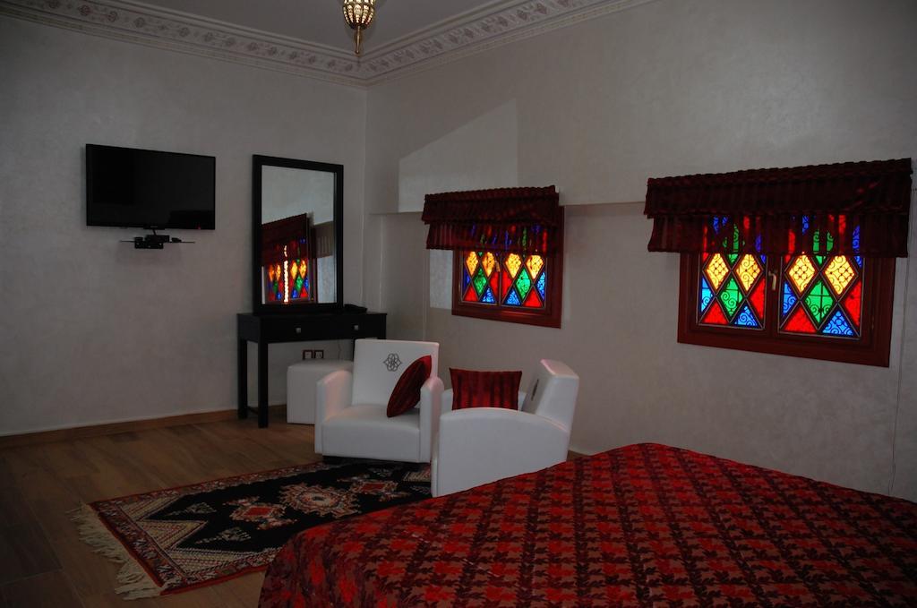 Collier De La Colombe Hotel Meknes Room photo